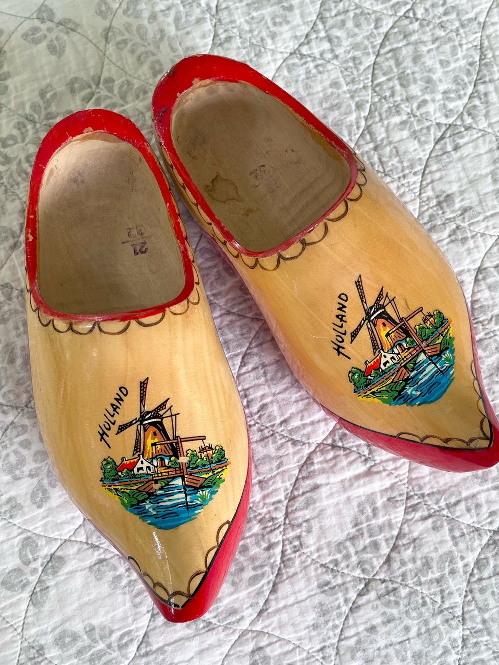 3.5 Youth (21/32) Vintage Hand-Painted Holland Wooden Clogs - Red Trim